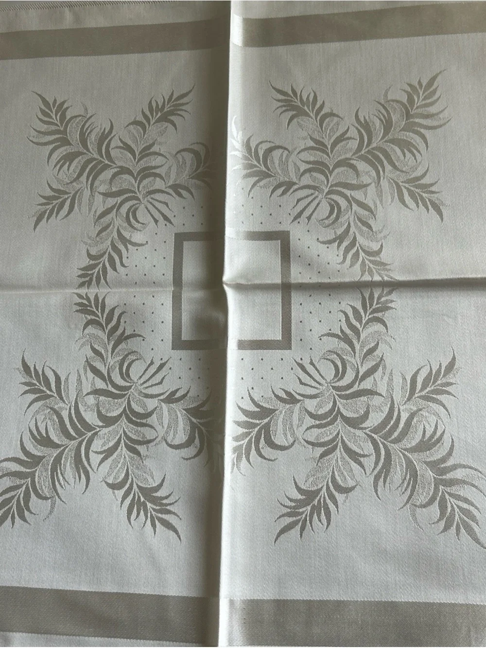 Vintage Cream Floral Damask Napkin Set of 5 Unbranded